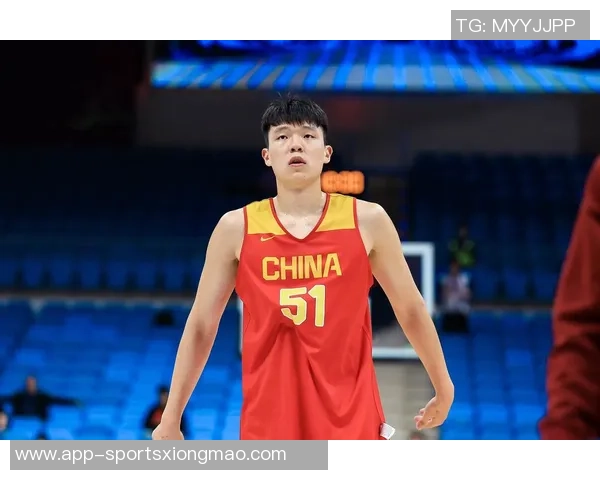 青岛记者点评杨瀚森表现需提升体能挑战仍在后方等待 青岛记者点评杨瀚森表现需提升体能挑战仍在后方等待