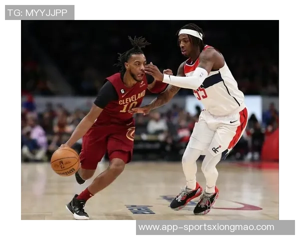 格威与赛恩詹姆斯双双失手比赛表现不佳未能得分引发关注 格威与赛恩詹姆斯双双失手比赛表现不佳未能得分引发关注